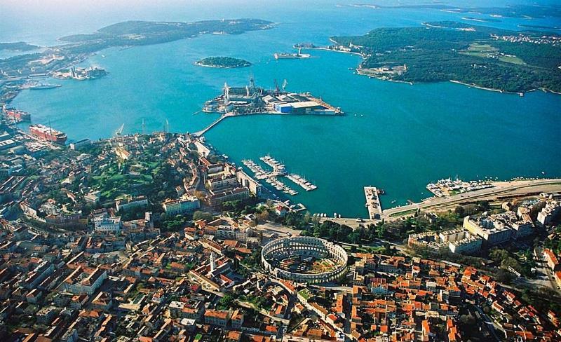 Apartman Adriatic Pola Esterno foto